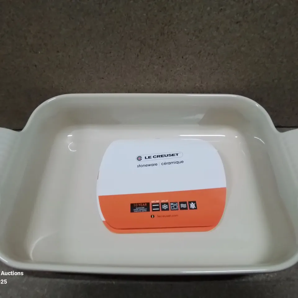 BOXED LE CREUSET STONEWARE DISH 