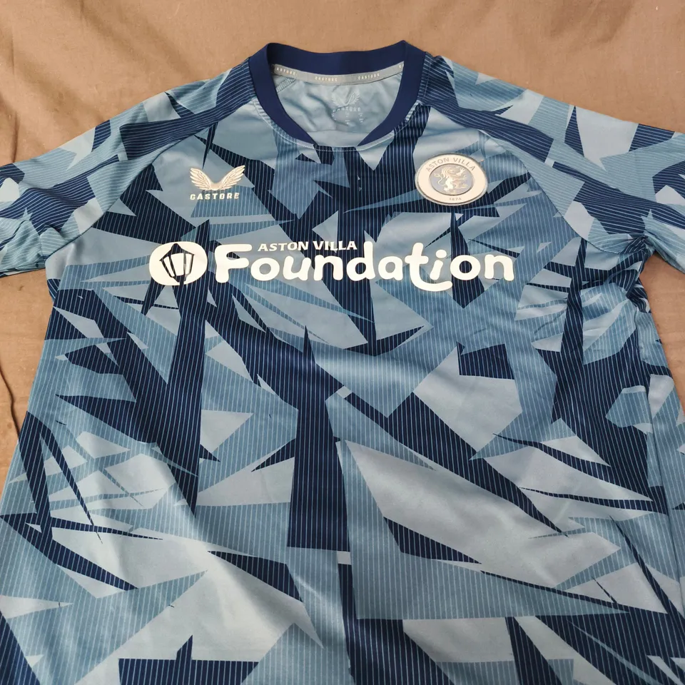 ASTON VILLA FC AWAY SHIRT – MCGINN 7, SIZE M