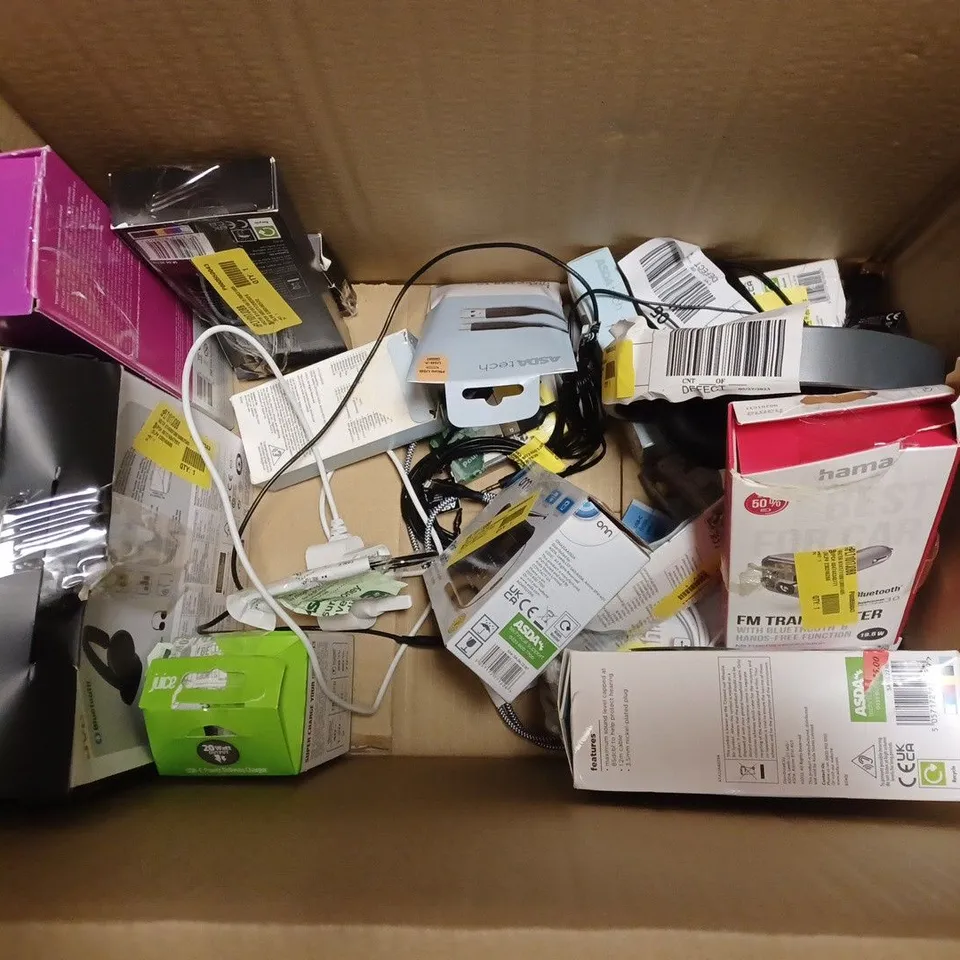 BOX OF APPROXIMATELY 25 ASSORTED ELECTRONICS TO INCLUDE RADIO, KEYBOARD, BLUETOOTH NECKBAND, ETC
