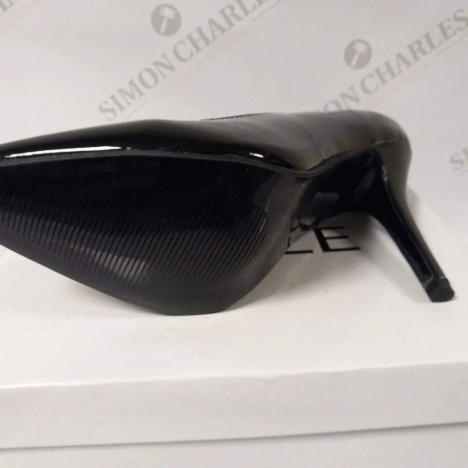 BOXED BUCKLE BLACK PATENT SIZE 11