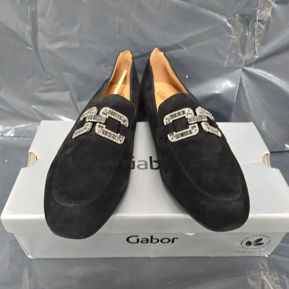BOXED PAIR OF GABOR SLIP ON SHOES IN BLACK - SIZE 8