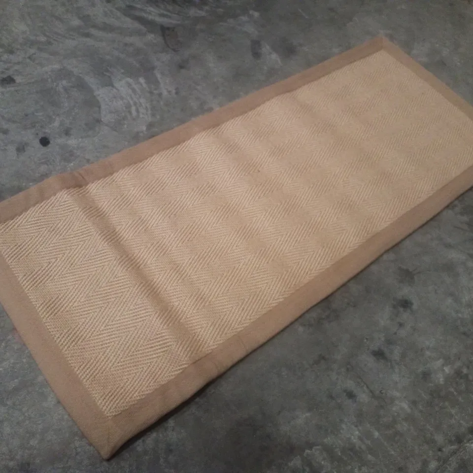 QUALITY DESIGNER AREA RUG APPROXIMATELY 60×150CM