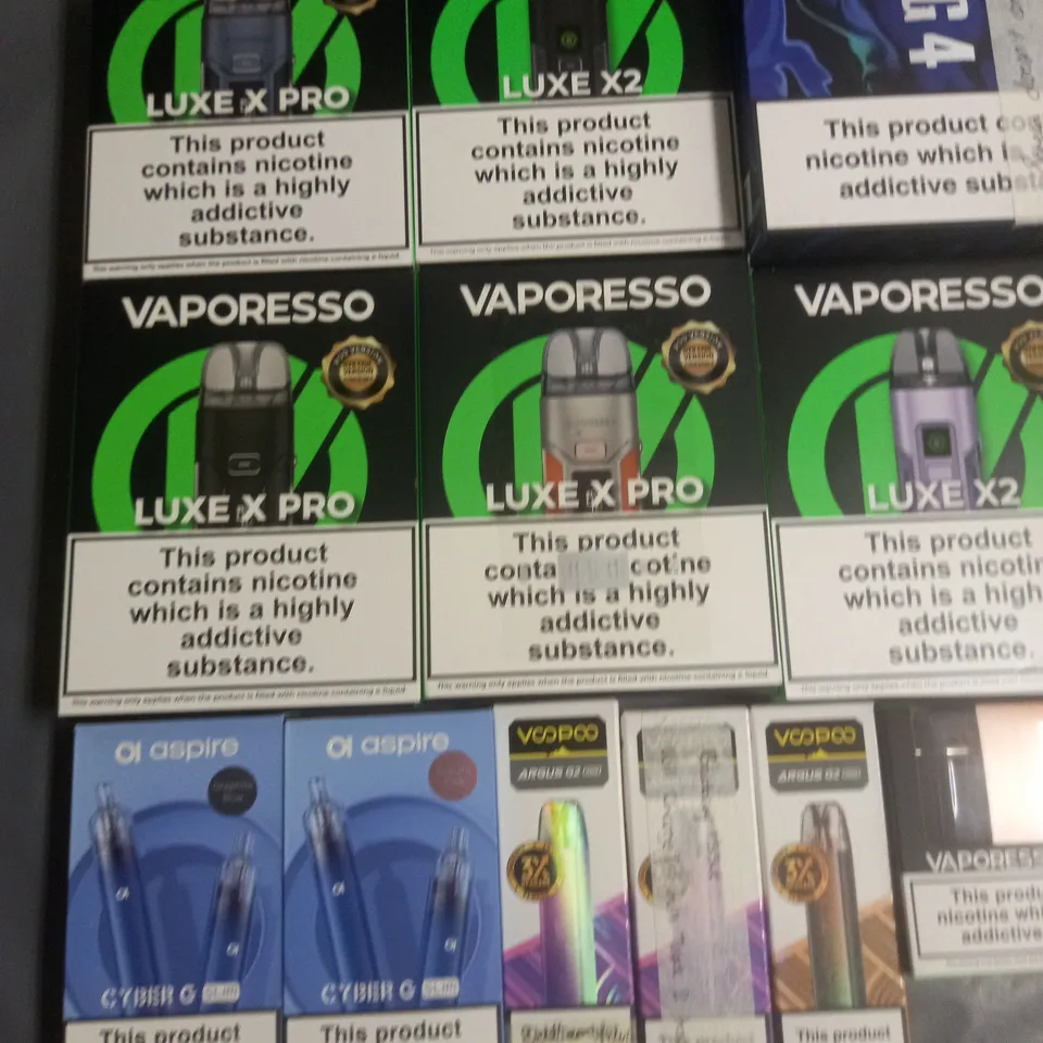 LOT OF APPROXIMATELY 22 ASSORTED VAPING ITEMS TO INCLUDE VAPORESSO, ASPIRE AND VOOPOO