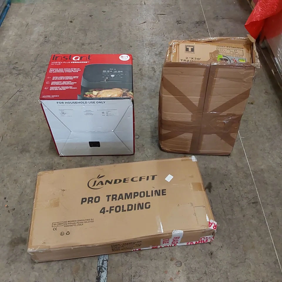 PALLET OF ASSORTED HOUSEHOLD ITEMS AND CONSUMER PRODUCTS. INCLUDING AIRFRYER, TRAINING ROPE, TRAMPOLINE, BOXED FURNITURE ETC 