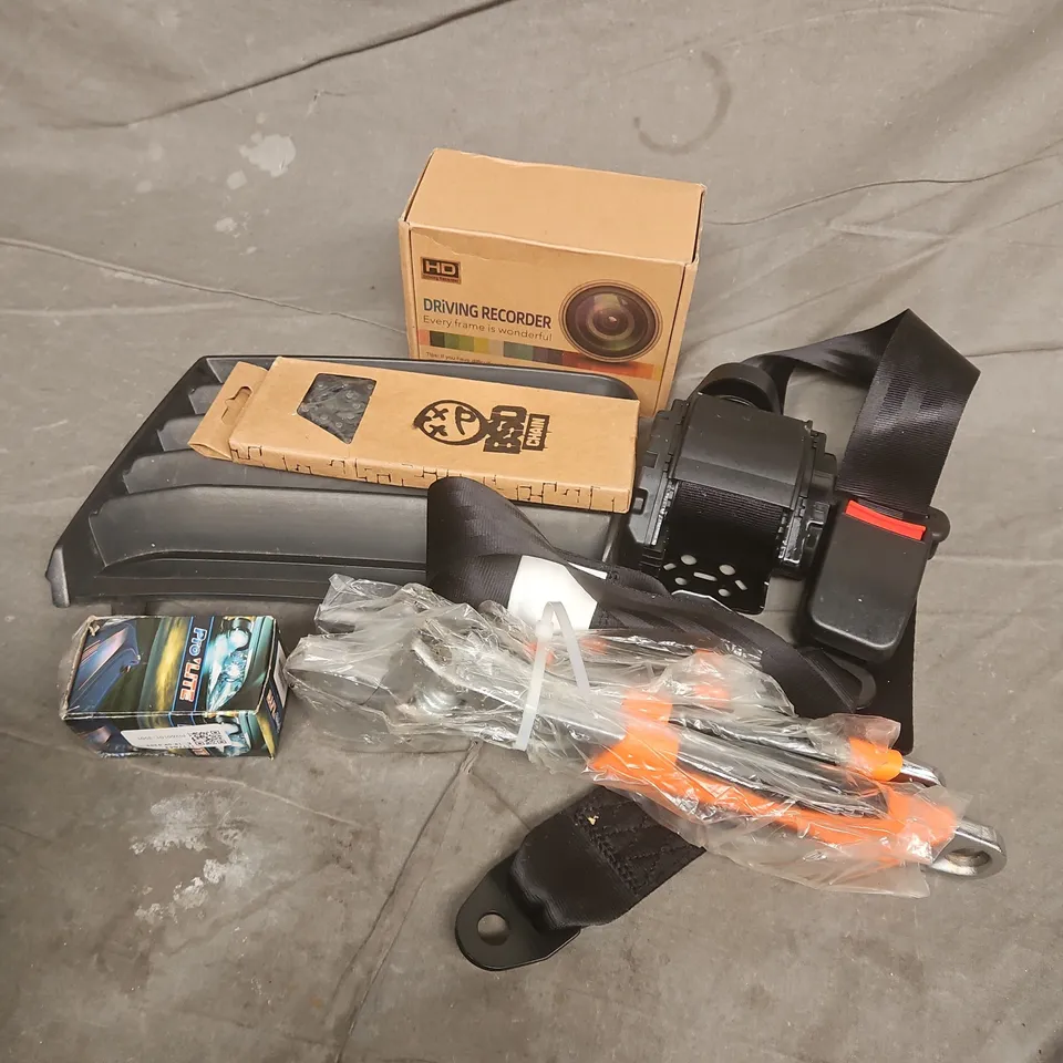 APPROXIMATELY 8 ASSORTED VEHICLE PARTS & ACCESSORIES TO INCLUDE DRIVING RECORDER, BSD CHAIN, ADJUSTABLE WRENCH, ETC
