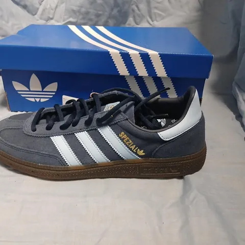 ADIDAS HANDBALL SPEZIAL SNEAKERS – GREY SUEDE WITH WHITE STRIPES SIZE 7.5