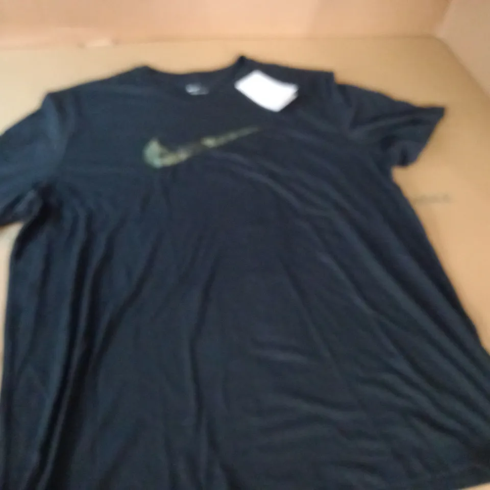 NIKE BLACK T-SHIRT - XL