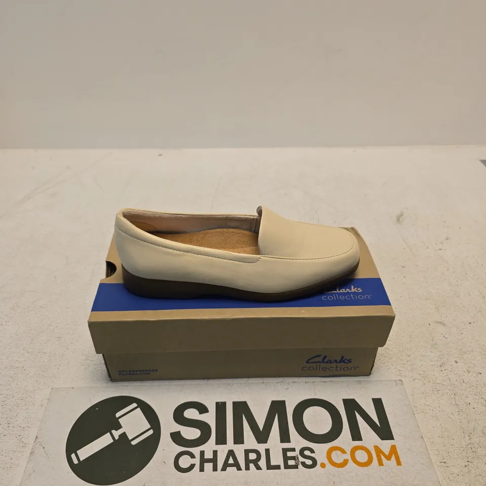 CLARKS COLLECTION GEORGIA CREAM LEATHER LOAFERS – UK5 (EU38) – WOMENS