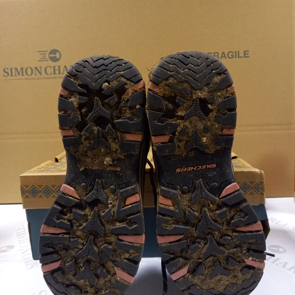 HIKING/WALKING BOOTS BY SKECHERS - CHOCOLATE - UK 5.5