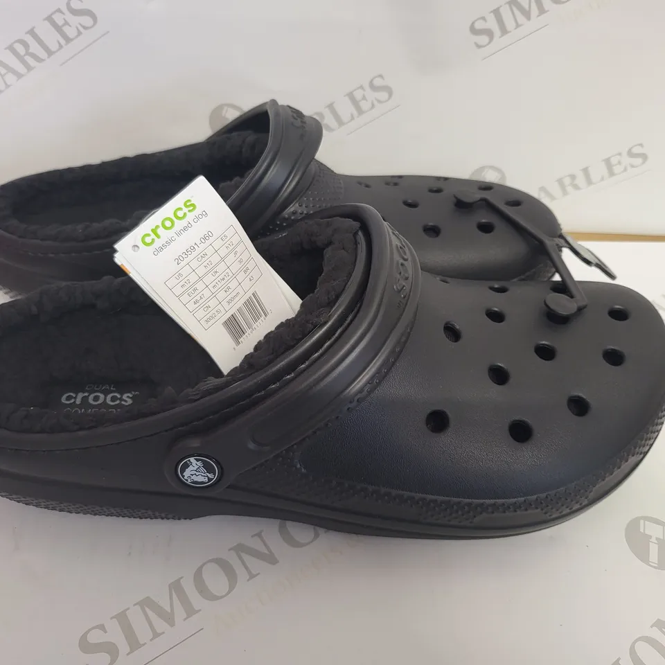 BAGGED CROCS DUAL COMFORT BLACK SHOES - SIZE 11 UK