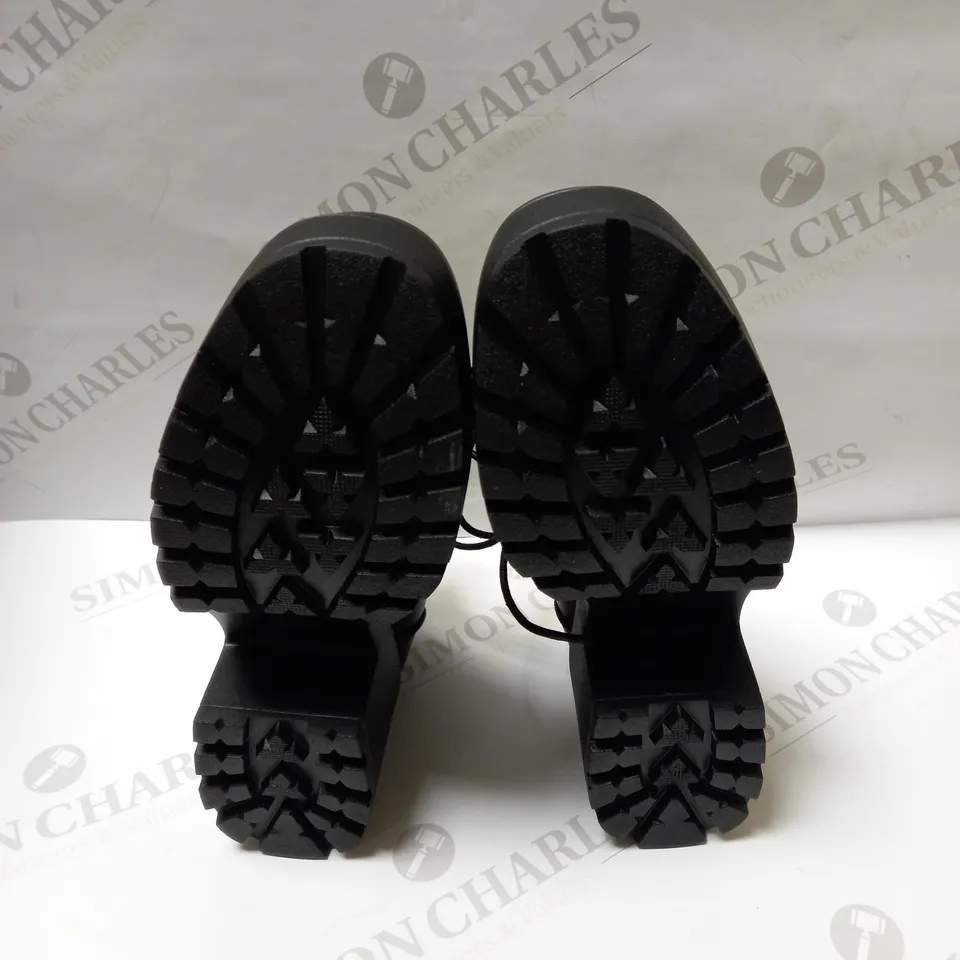 DESIGNER KOI VEGAN BLACK PLATFORM SHOES SIZE 5