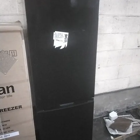 SWAN
SR156120B 55CM WIDE, TOTAL NO FROST, 50/50 SPLIT FRIDGE FREEZER - BLACK
