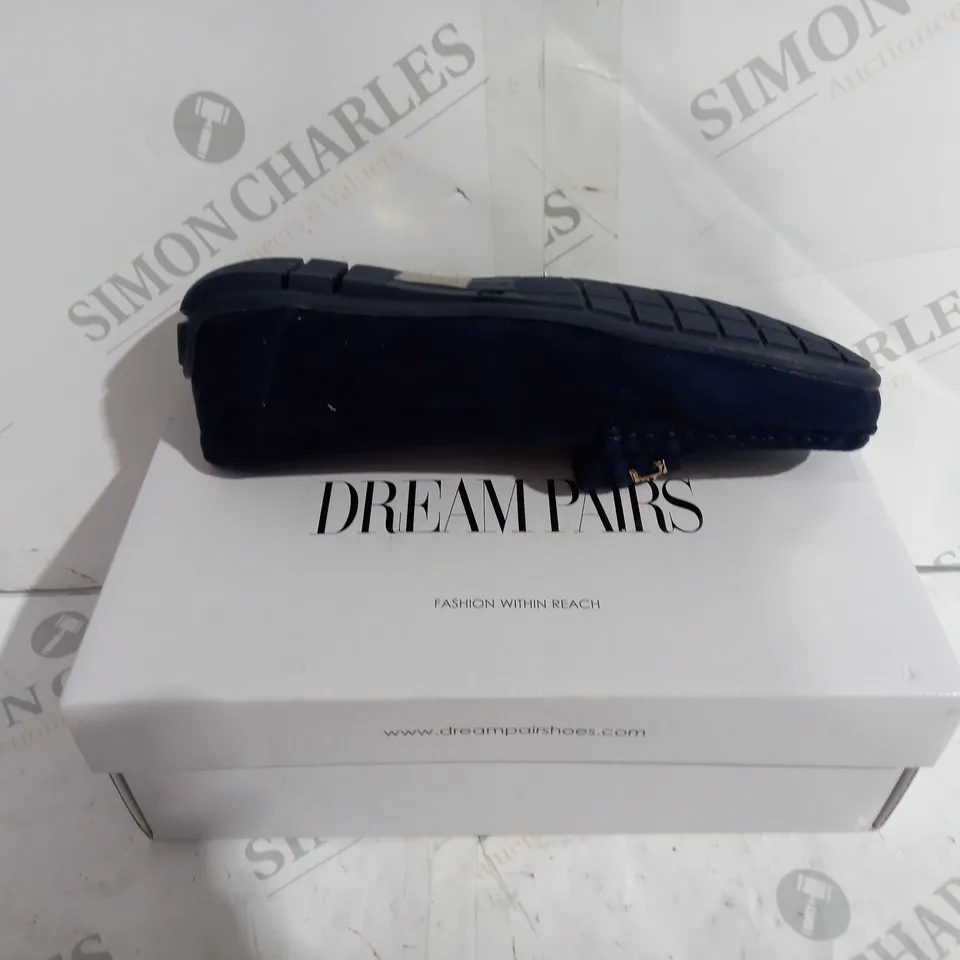 BOXED DREAMPAIRS SLIP ON FLATS - UK 7