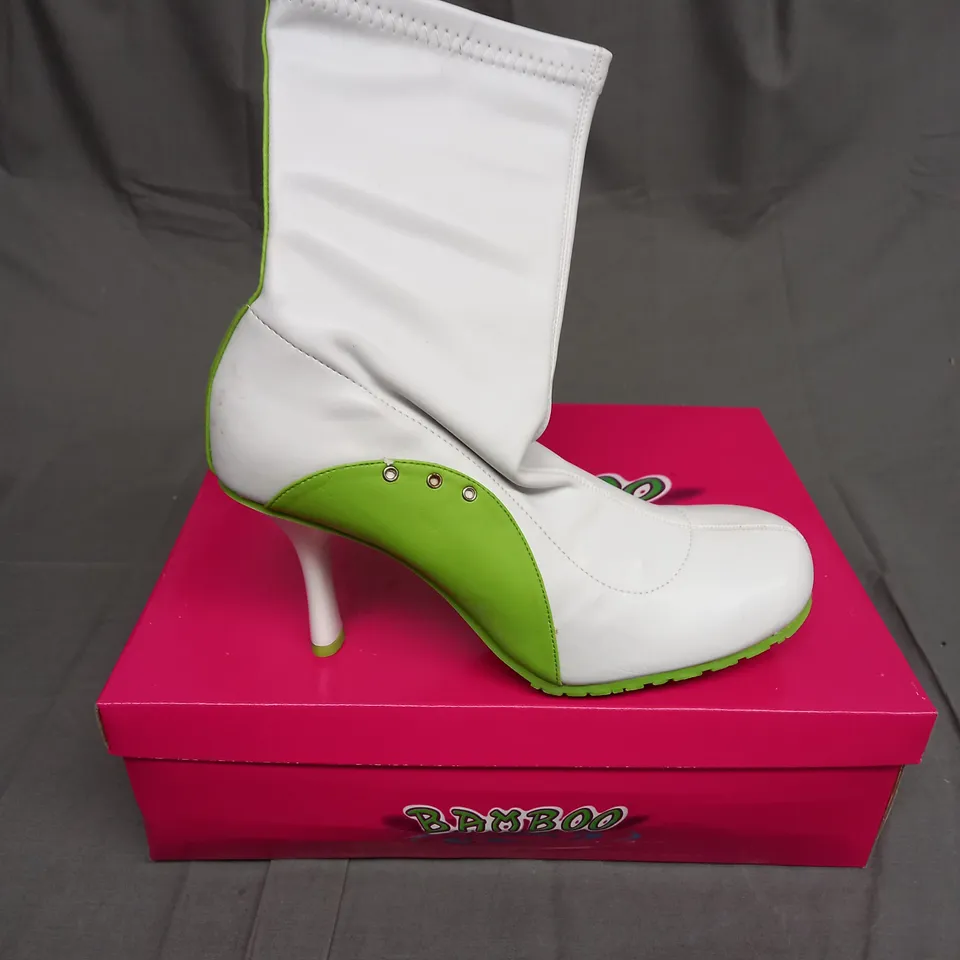 BOXED BAMBOO LEATHER BALLER HIGH HEEL SHOES IN GREEN AND WHITE SIZE 8.5