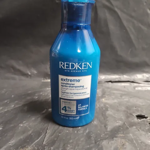 REDKEN EXTREME STRENGTH REPAIR CONDITIONER – 300 ML