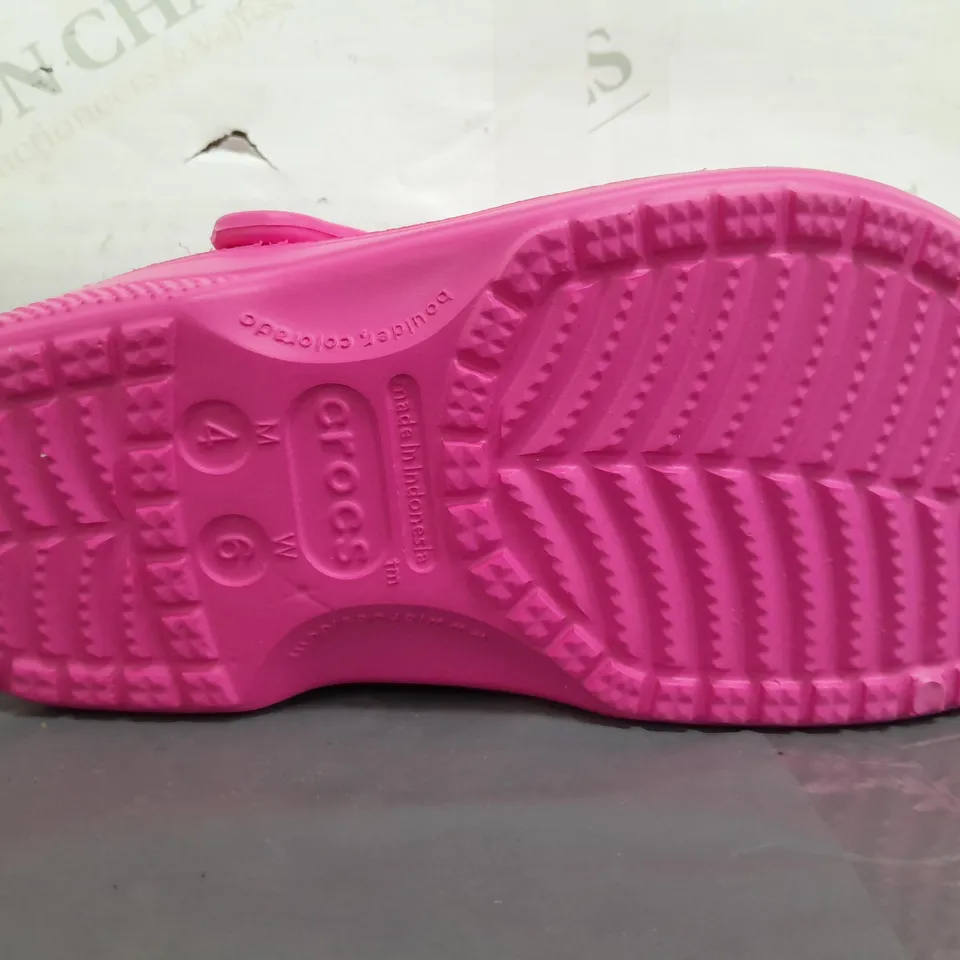 PAIR OF CROCS BAYA CLOGS IN PINK UK SIZE M3/W4