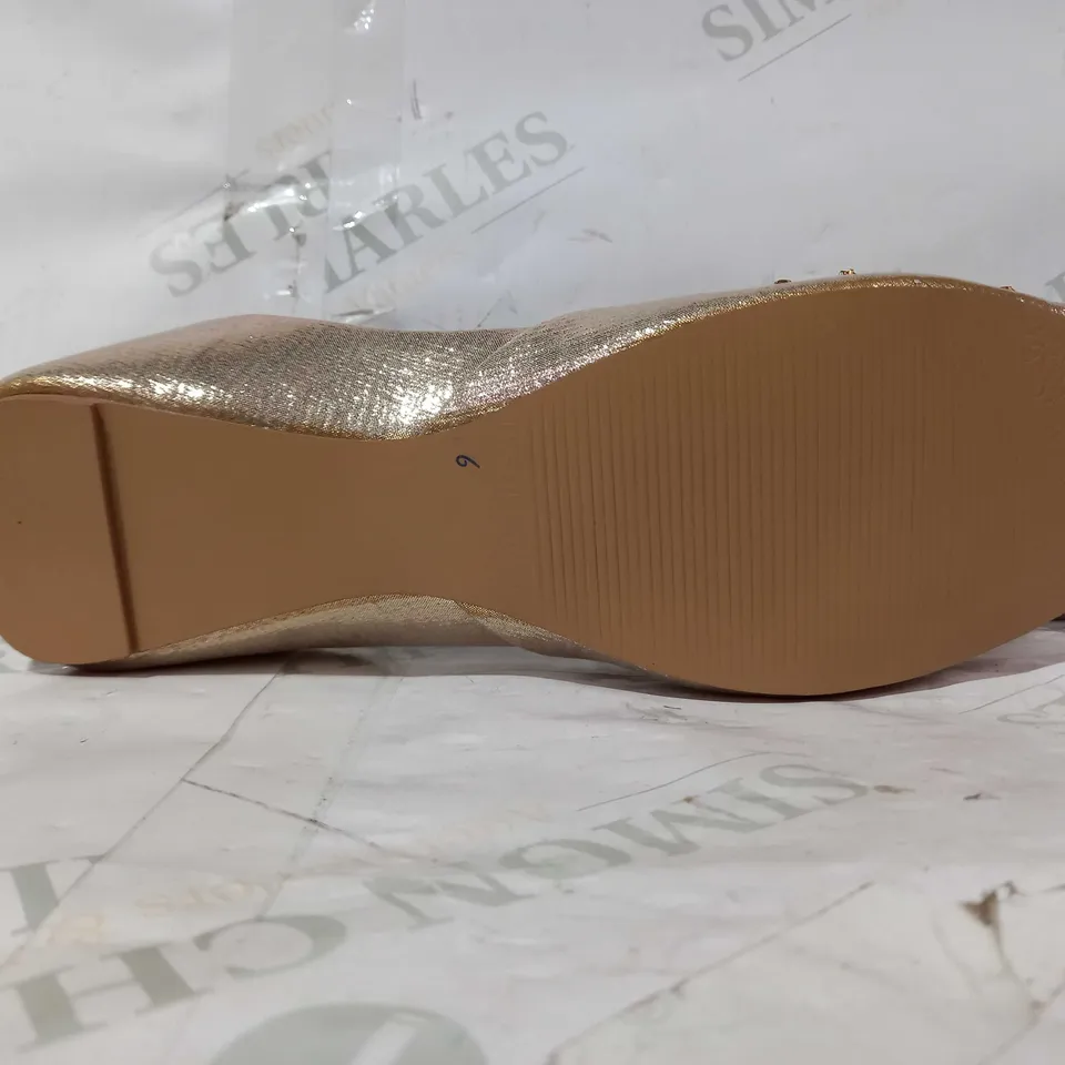 BOXED PAIR OF SANDAL HOUSE CLOSED TOE SHOES IN METALLIC PALE GOLD COLOUR WITH JEWEL EFFECT