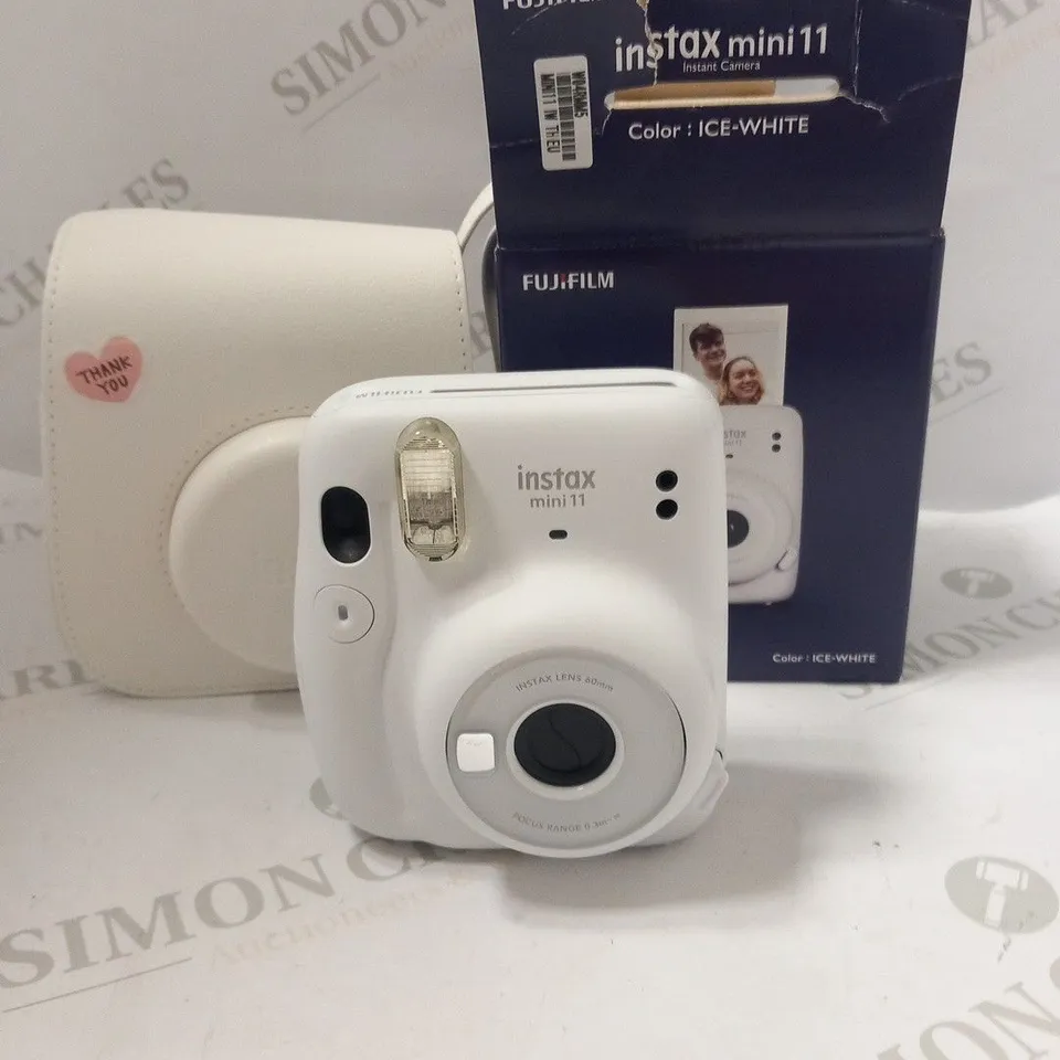 BOXED FUJIFILM INSTAX MINI 11 INSTANT CAMERA BUNDLE