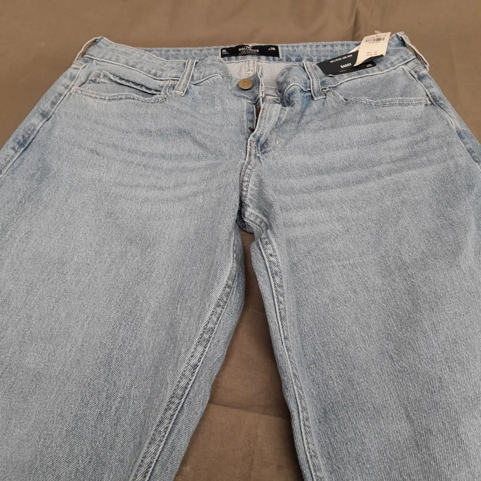 HOLLISTER LOW RISE BAGGY LIGHT DENIM JEANS - W29L