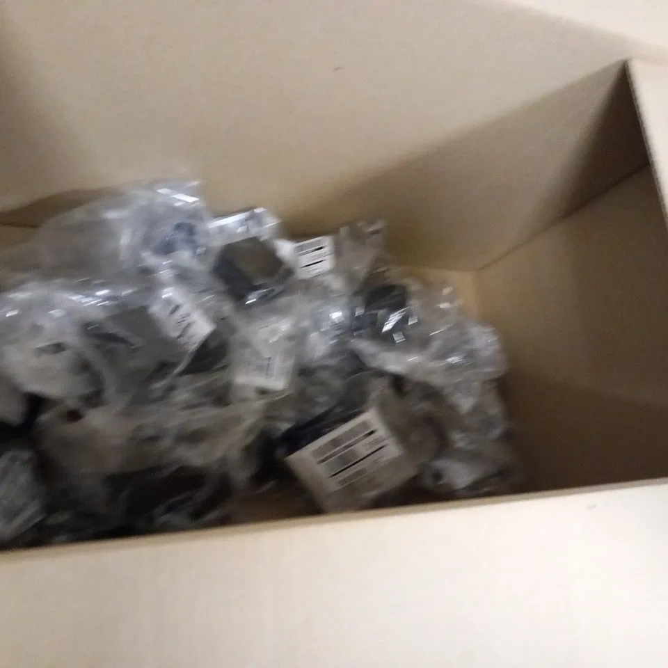 APPROXIMATELY 29 PIECES OF ASSORTED PERSONALISED 9CT GOLD JEWELLERY