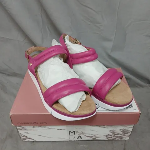 BOXED PAIR OF MODA IN PELLE AEDRIENNE LEATHER SANDALS - 8