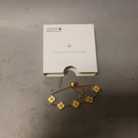 BOXED ABBOTTLYON GOLDEN BRACELET WITH NAME - SASHA