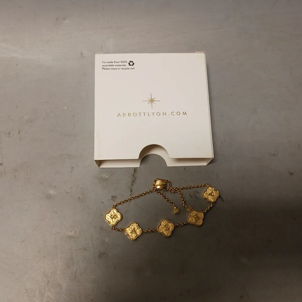 BOXED ABBOTTLYON GOLDEN BRACELET WITH NAME - SASHA 