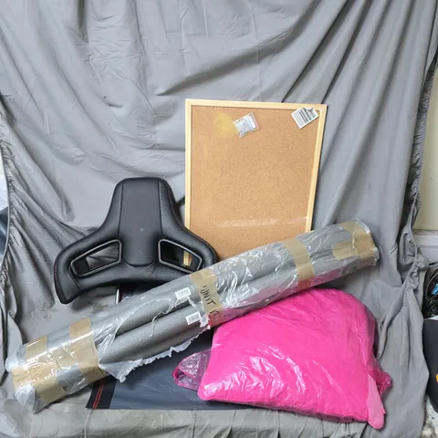 CAGE OF APPROXIMATELY 10 ASSORTED BULK ITEMS TO INCLUDE ITEMS PILLOWS, PIN BOARD, CAR HEAD REST, FOAM PIPE COVERINGS ETC