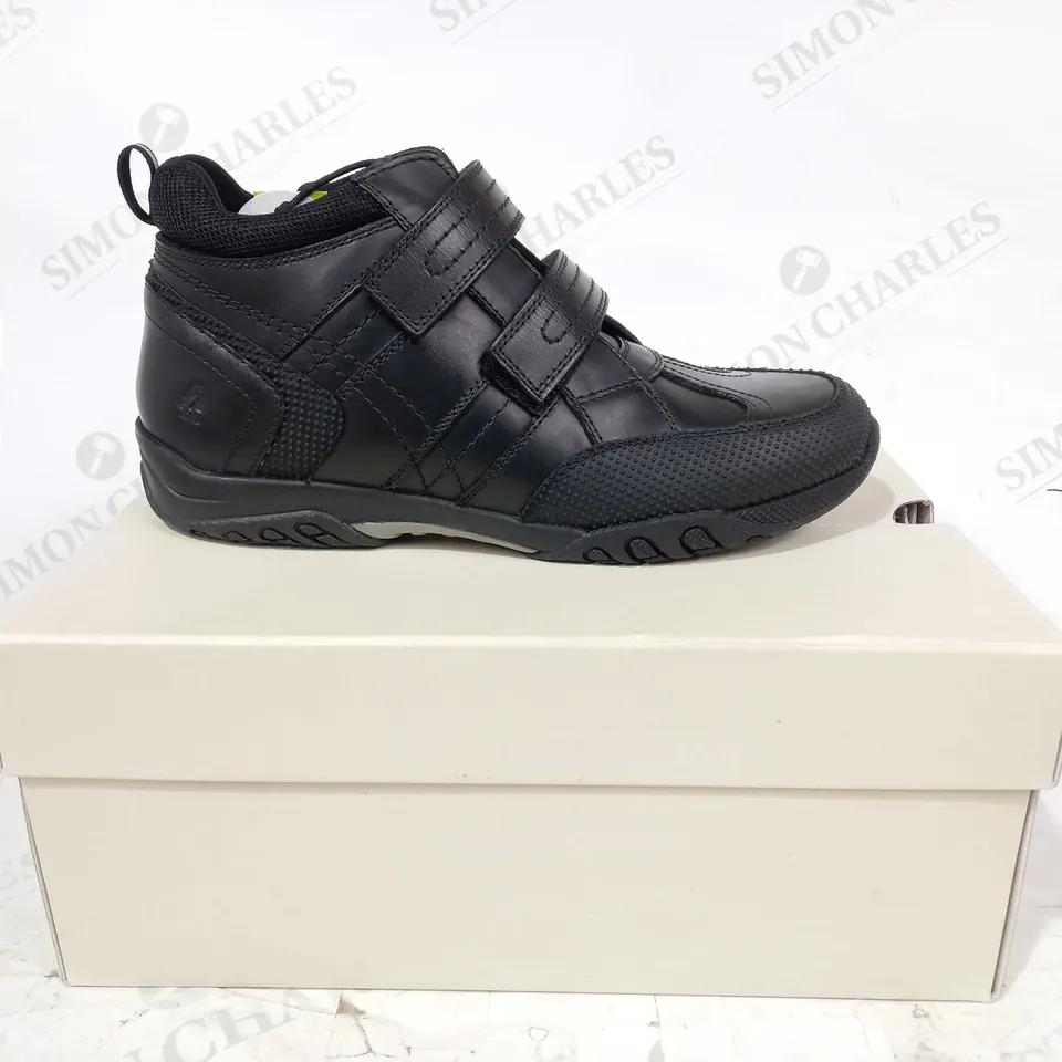 BOXED PAIR OF HUSH PUPPIES JEZA SENIOR SHOES IN BLACK UK SIZE 5.5