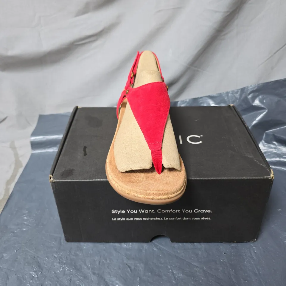 VIONIC WOMEN'S RED SANDALS WITH BEIGE FOOTBED AND CORK SOLE (BOXED)  SIZE 5