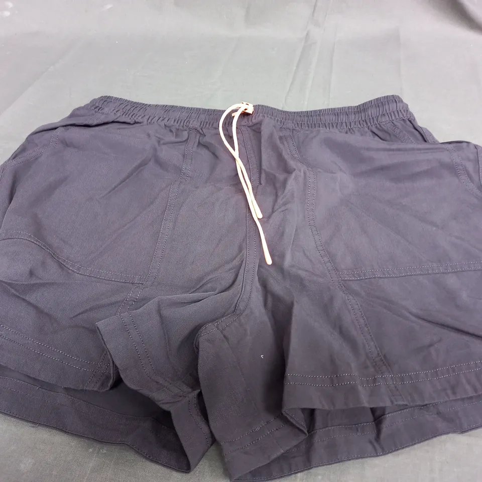 BAM ROM ADVENTURE SHORTS - SIZE 12