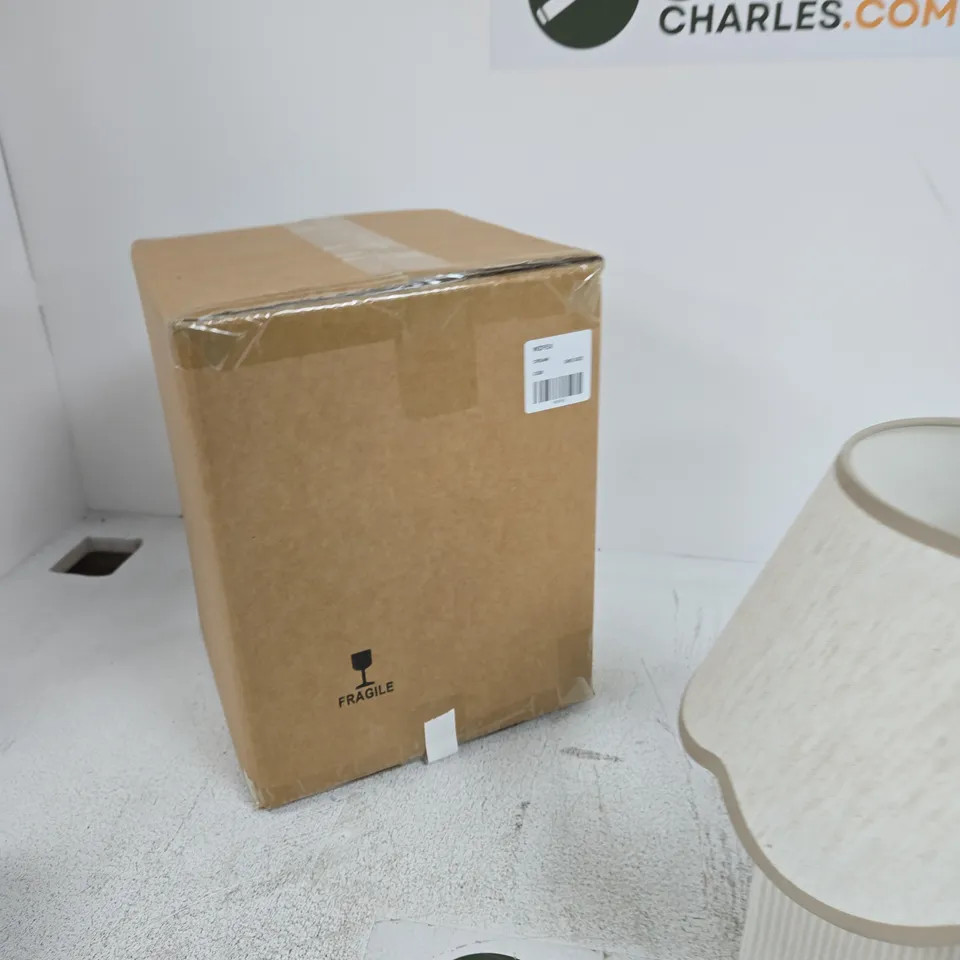 2X TABLE LAMP WITH BEIGE FABRIC SHADE AND RIBBED BASE