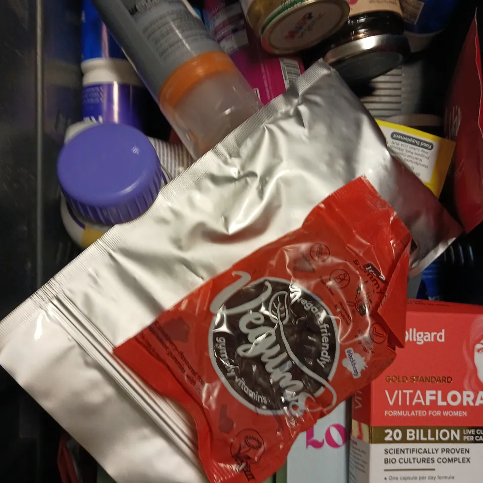 APPROXIMATELY 30 ASSORTED VITAMINS & FOOD SUPPLEMENTS TO INCLUDE LION'S MANE FOCUS, B21 DUAL POWER, KETO ETC 