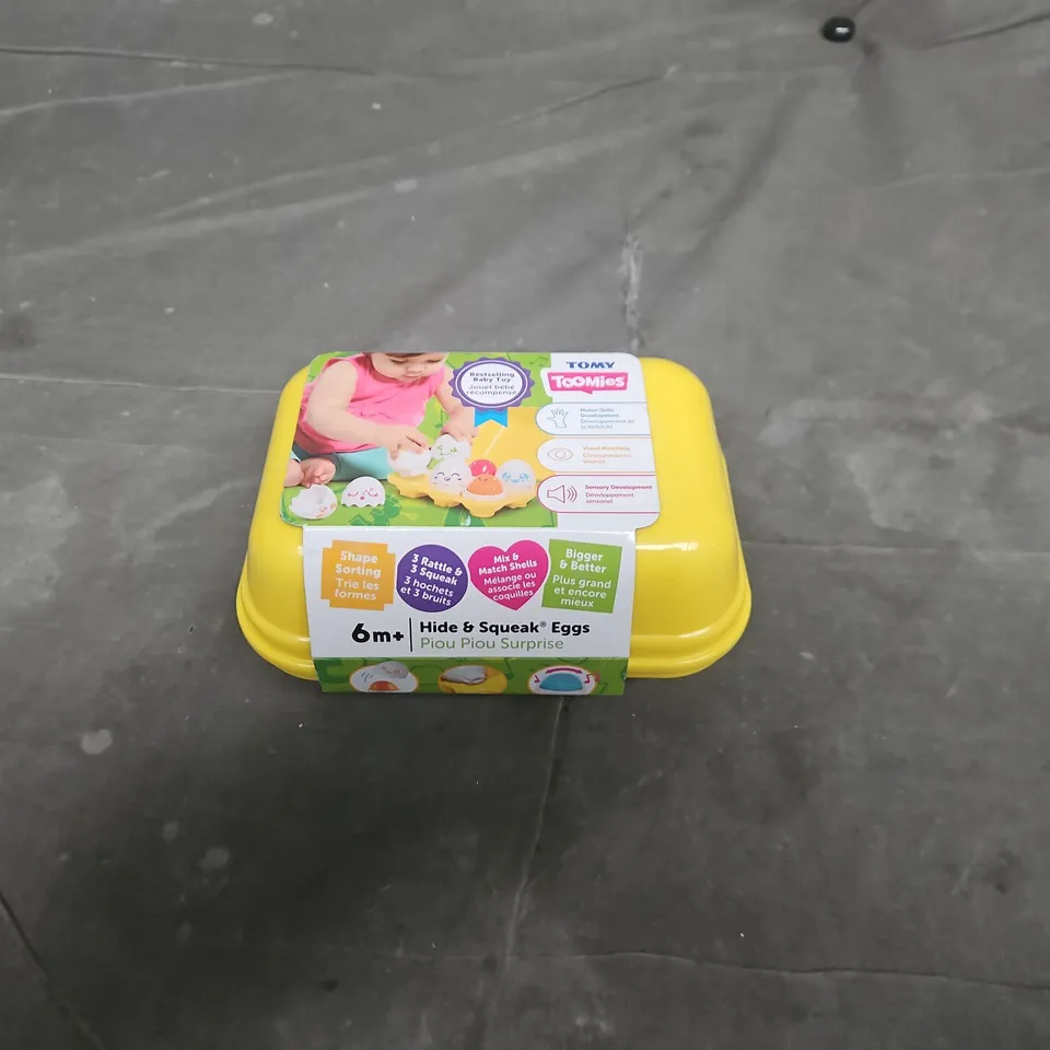 TOMY TOOMIES HIDE & SQUEAK EGGS – YELLOW PLASTIC LUNCHBOX-STYLE TOY