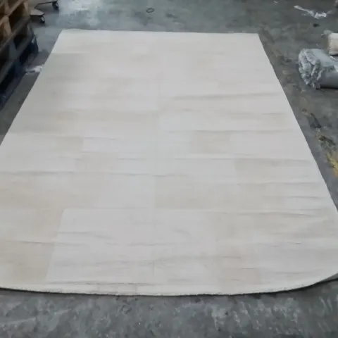 QUALITY DESIGNER AREA RUG - APPROXIMATELY 290X200