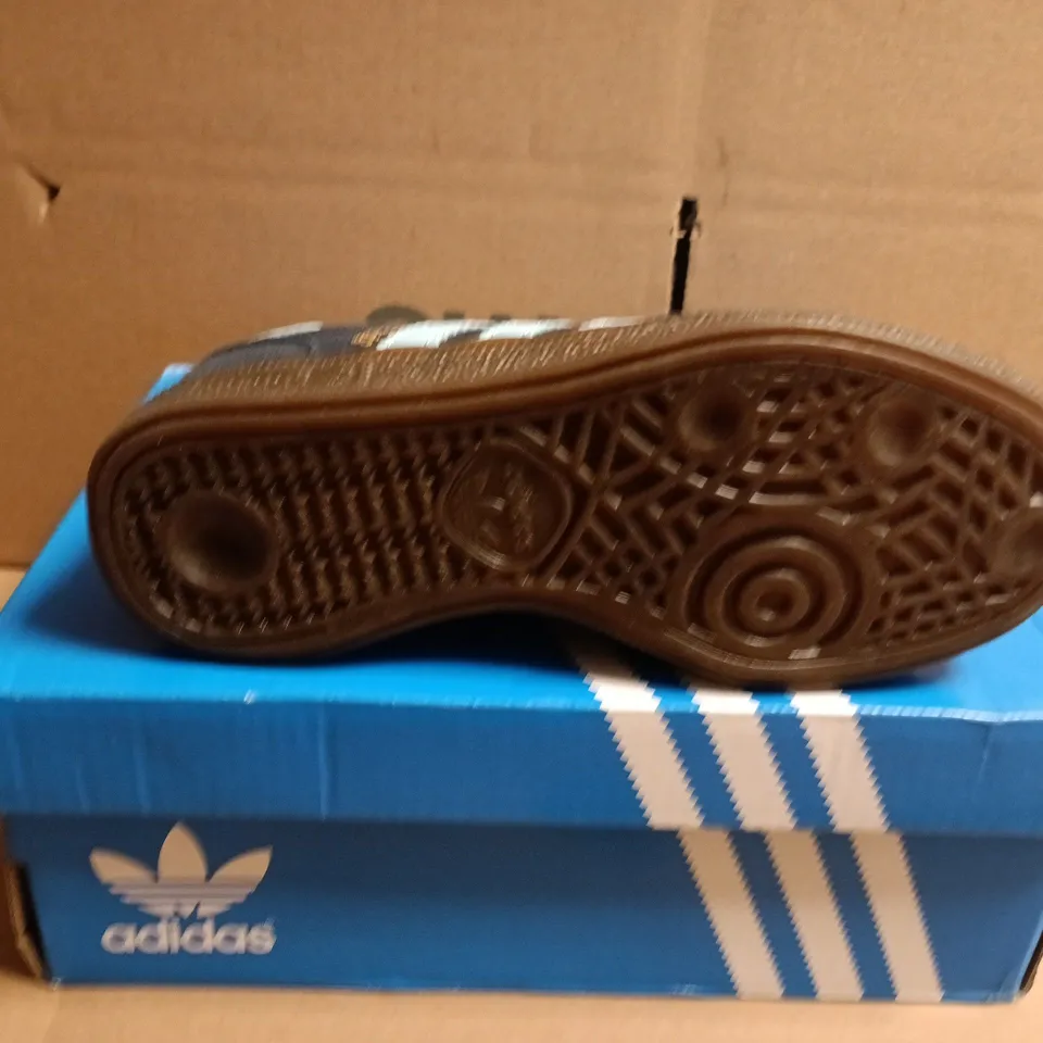 BOXED PAIR OF KIDS ADIDAS HANDBALL SPEZIAL C TRAINERS - UK SIZE 11.5 - KIDS 