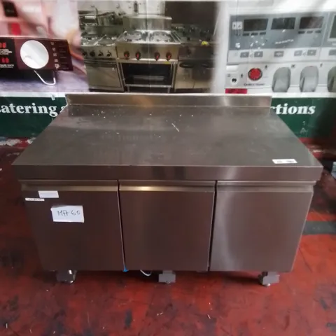 COMMERCIAL STAINLESS REFRIGERATED FOOD PREP COUNTER