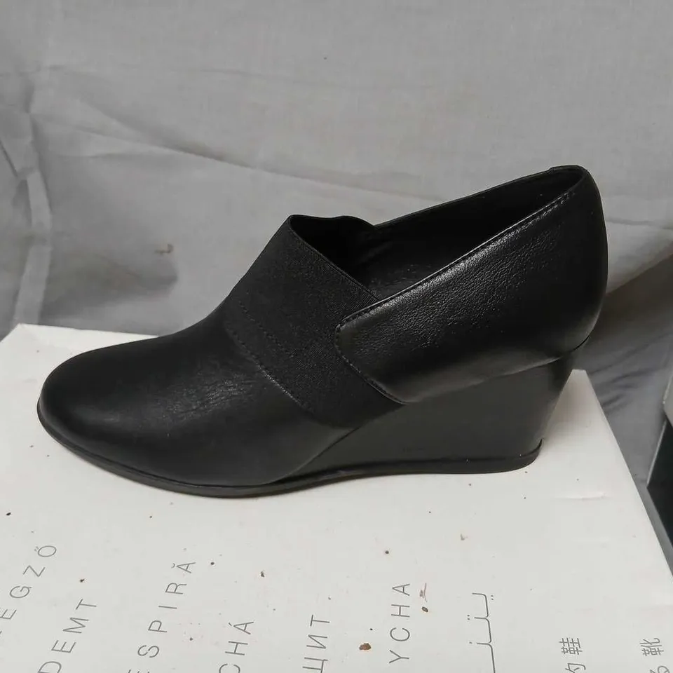 GEOX INSPIRA WEDGE BLACK LEATHER – UK 4 (EU 37)