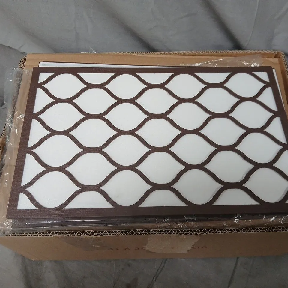 HOMCOM FLOOR LAMP WITH SHELF – ASSEMBLY KIT