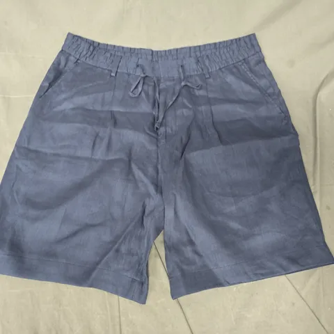 HUGO BOSS SHORTS IN NAVY SIZE 52