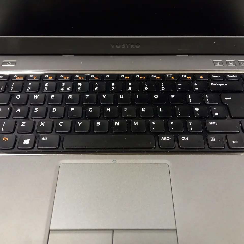 DELL VOSTRO 3560 LAPTOP IN SILVER