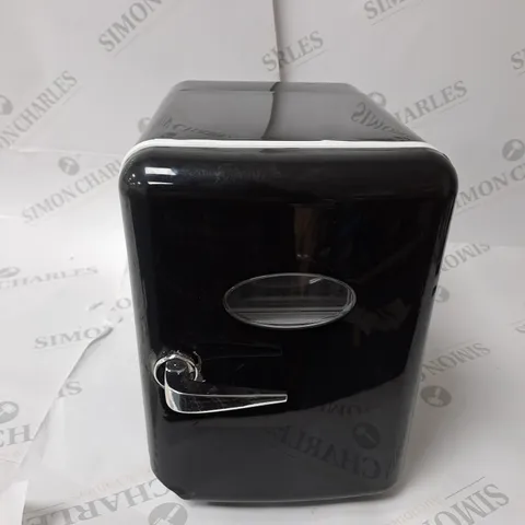 SO CHILL MINI FRIDGE BLACK