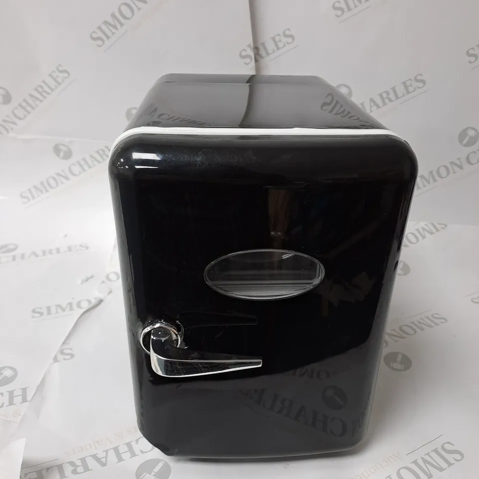 SO CHILL MINI FRIDGE BLACK RRP £44.99