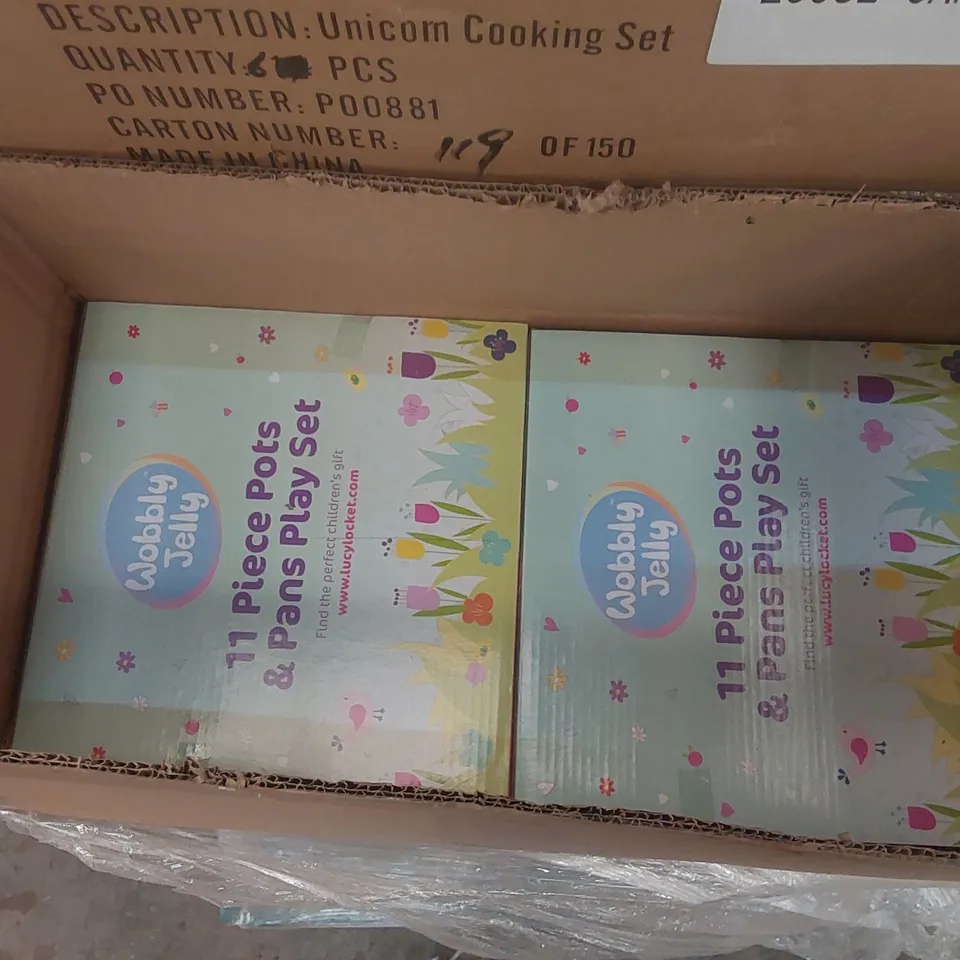 PALLET CONTAINING A VERY LARGE QUANTITY OF UNICORN PLAY COOKING SETS