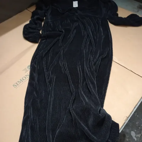 RIVER ISLAND BLACK 90S POOLSIDE DRESS - SIZE 18