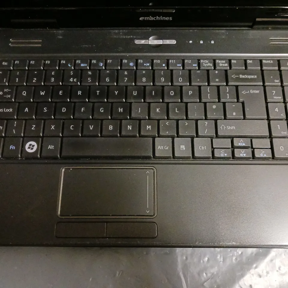 EMACHINES E525 LAPTOP