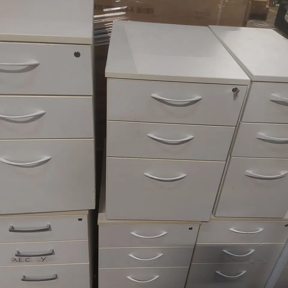 8X ASSORTED WOODEN WHITE DRAWER CABINETS