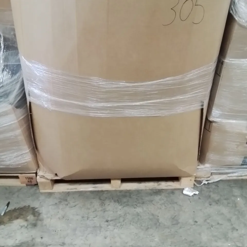PALLET TO CONTAIN A LARGE QUANTITY OF GARDEN HOSES BITS OF SWIMMING PRODUCTS