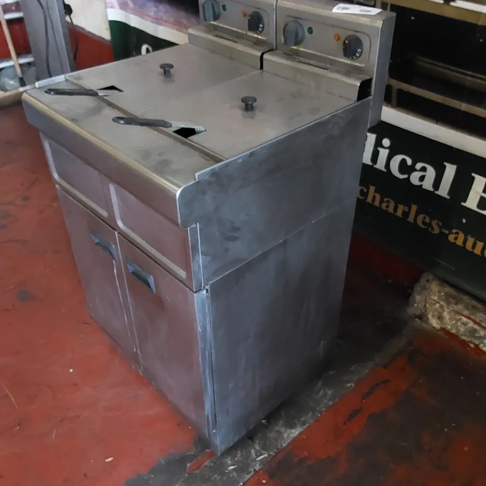 COMMERCIAL DOUBLE FRYER