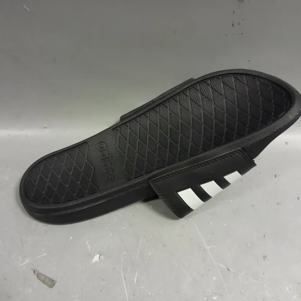 PAIR OF ADIDAS THREE STRIPE SLIDERS - 9